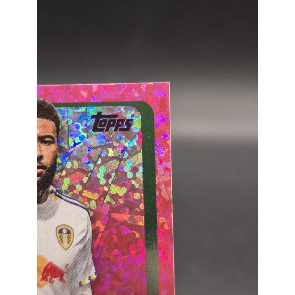 2025 Topps Jayden Bogle 329 Pink Mini-Diamond /399 Leeds United Soccer Card